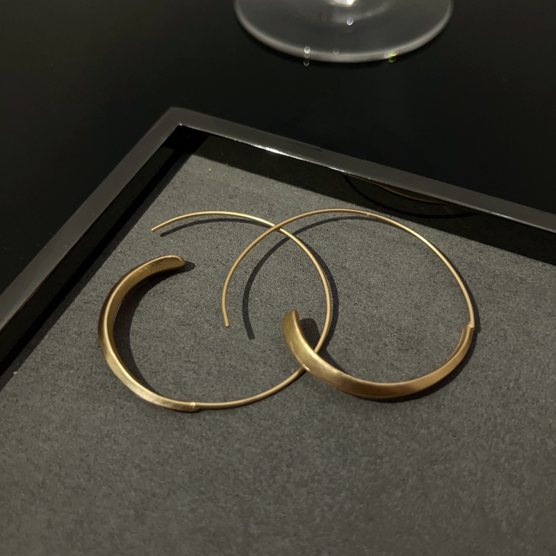 1 Đôi Bông Tai Kim Loại Dạng Tua Rua Xoắn Đính Ngọc Trai Sang Trọng