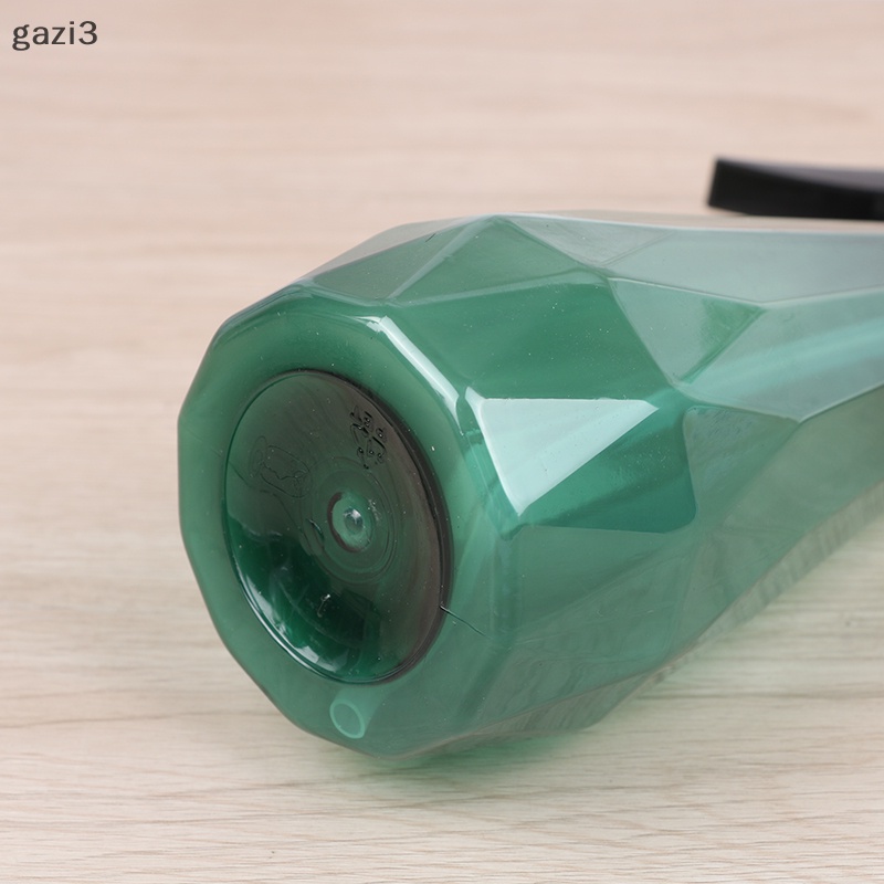 1 Chai Nhựa Có Thể Đổ Đầy Sương Dùng Để Trồng Cây