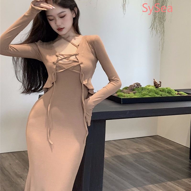 Bộ Đầm Thiết Kế Nhẹ Nhàng Quyến Rũ Cho Nữ