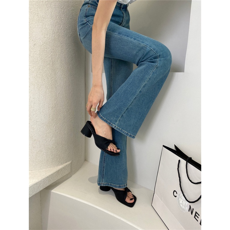 Sandal Nữ Đế Dày Mũi Vuông Phong Cách Mới Mùa Hè 2023