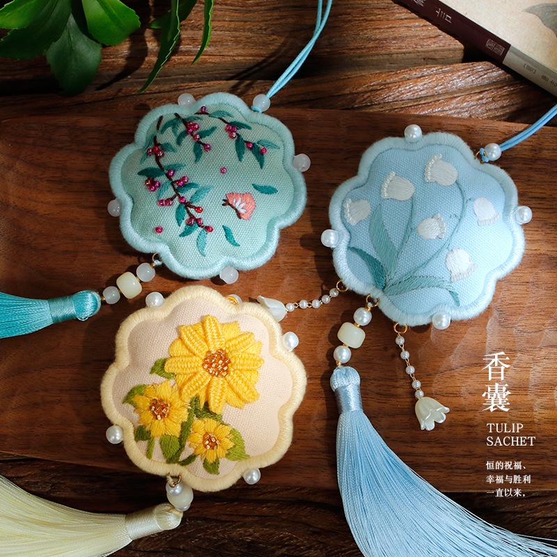 Túi Thơm Thêu Hình Hoa Tulip Phong Cách Trung Quốc Cho Cặp Đôi