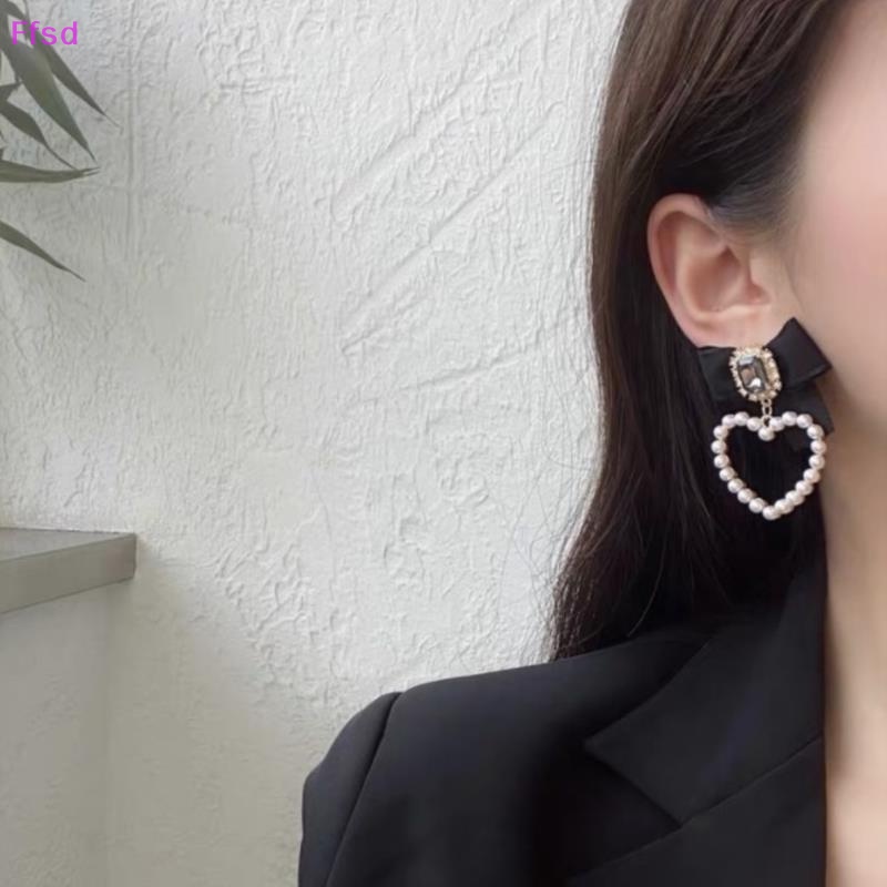 {Ffsd} Khuyên Tai Hình Nơ Đen Đính Ngọc Trai Nhân Tạo Ngọt Ngào