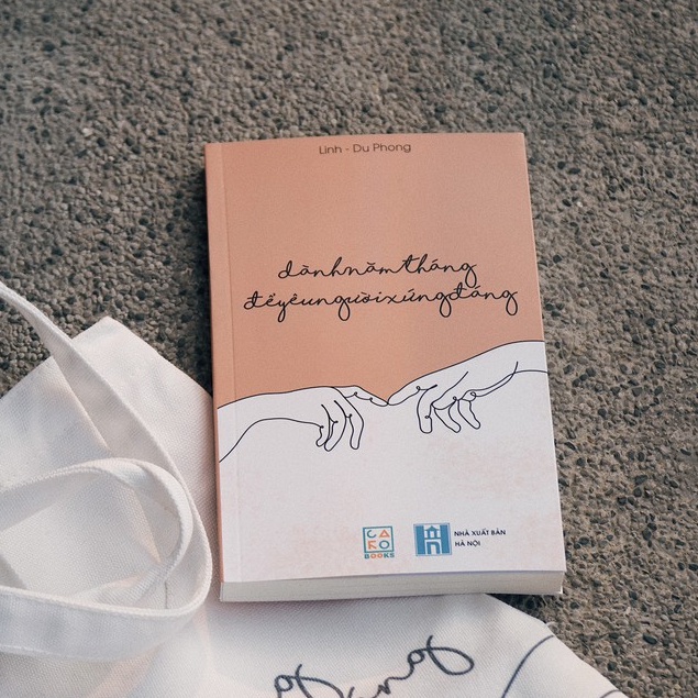 Sách Dành năm tháng để yêu người xứng đáng - Bản Quyền