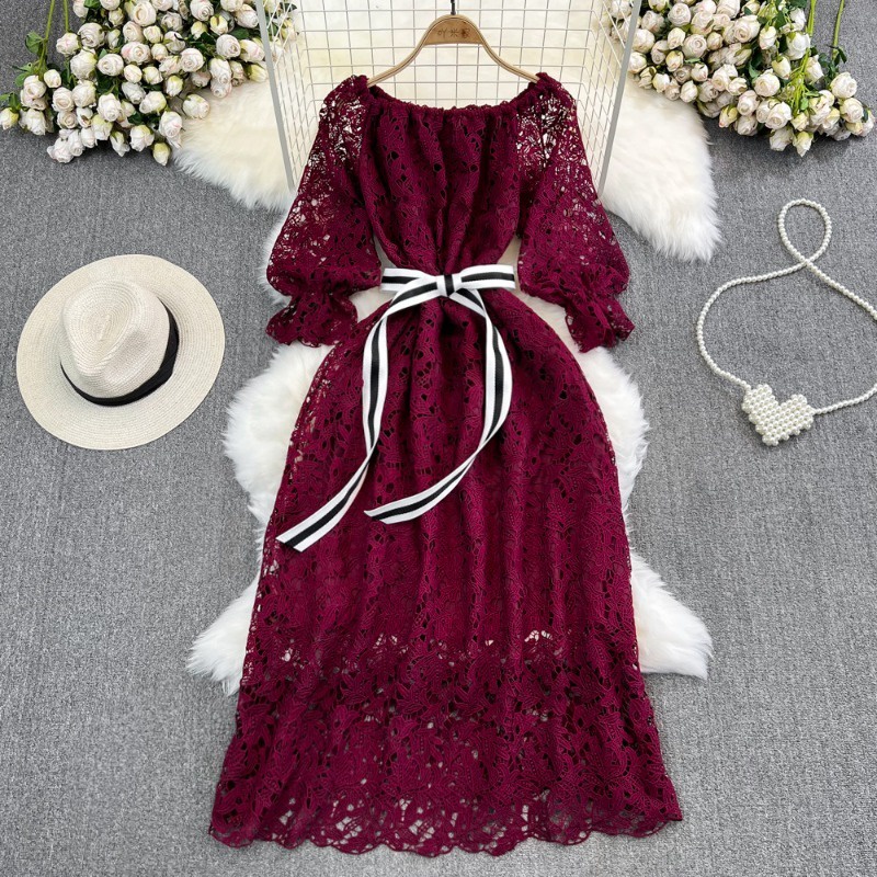 Đầm Dự Tiệc Trễ Vai Màu Trơn Phối Ren Rỗng Kiểu Vintage Pháp Thời Trang Mùa Xuân Chất Lượng Cao