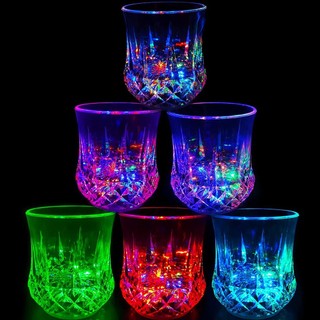 Ly uống rượu có đèn led phát sáng độc đáo