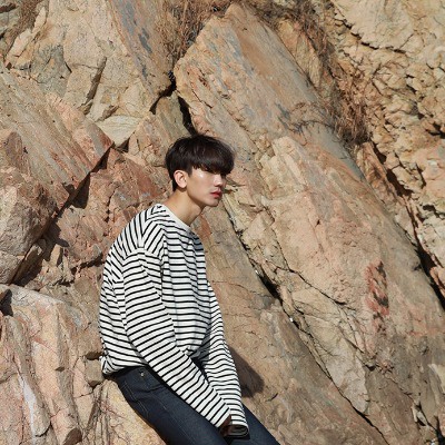 Autumn new style men's long-sleeved t-shirt casual loose striped top student all-match phiên bản hàn quốc bo