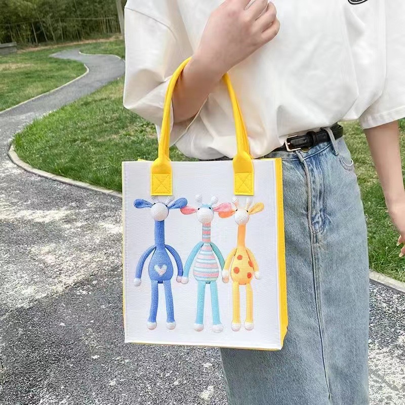 Túi Xách Tay Vải Nỉ Đựng Hộp Cơm Trưa In Họa Tiết Hoạt Hình Dễ Thương - The Sally Shop