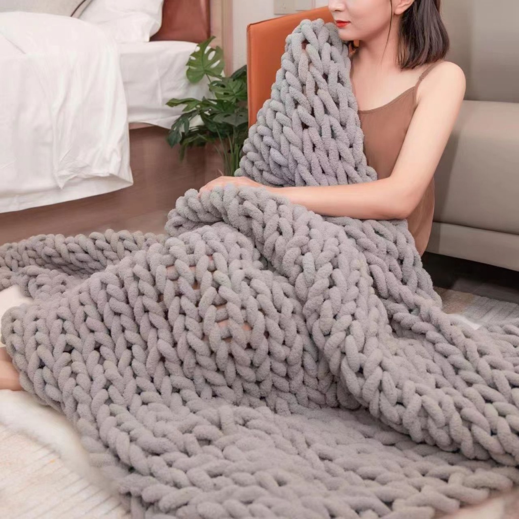 Cuộn len Chenille 250gr siêu mềm mại, Len Chunky Cuộn To