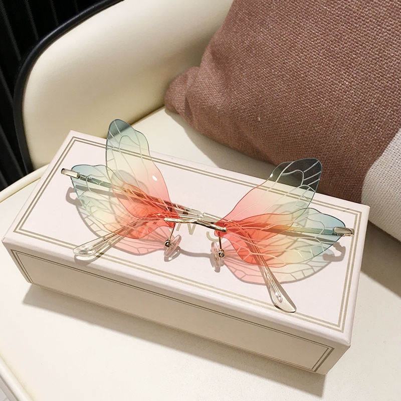 Kính Mát Dây Xích Hình Đôi Cánh Phong Cách Âu Mỹ Thời Trang Đi Biển Cho Nữ