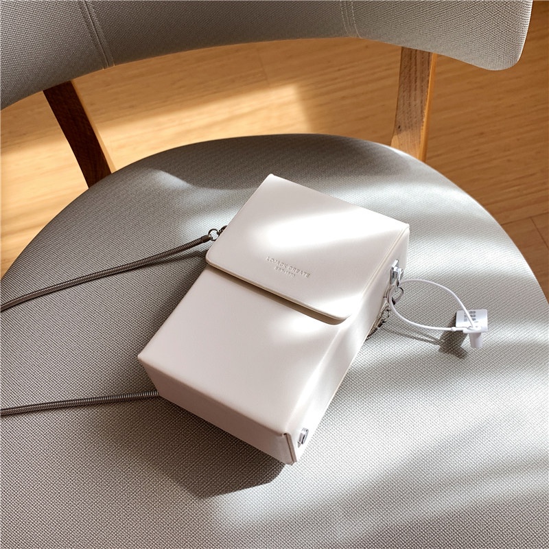 Túi Đeo Chéo Đựng Điện Thoại Thiết Kế Nhỏ Nhắn Phối Dây Xích Thời Trang Cao Cấp Cho Nữ