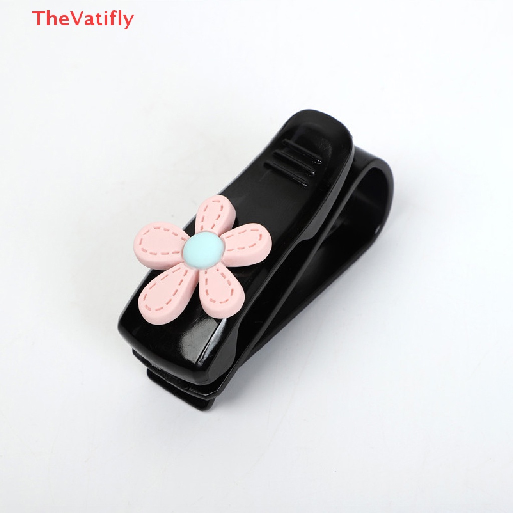 1 Kẹp Giữ Thẻ Gắn Kính Chống Nắng Xe Hơi Hình Hoa Đáng Yêu Sáng Tạo