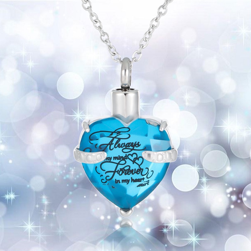 Vòng cổ Mặt Trái Tim Khắc Chữ Urn Thời Trang