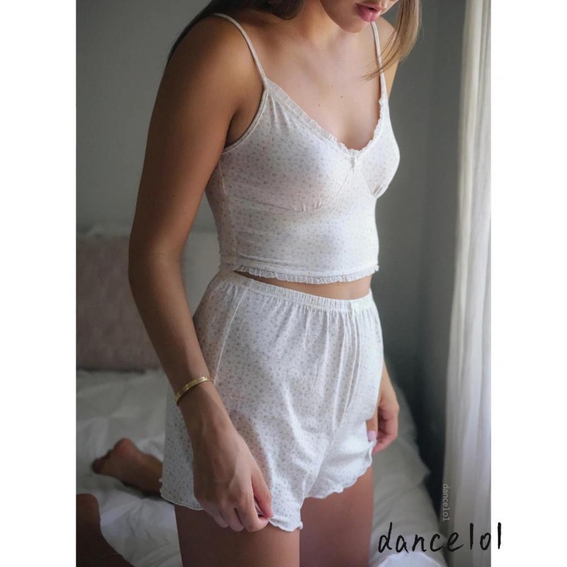 Set Áo Croptop Trễ Vai + Quần Sọt Lưng Cao Hoạ Tiết Hoa Nữ Tính 1O1