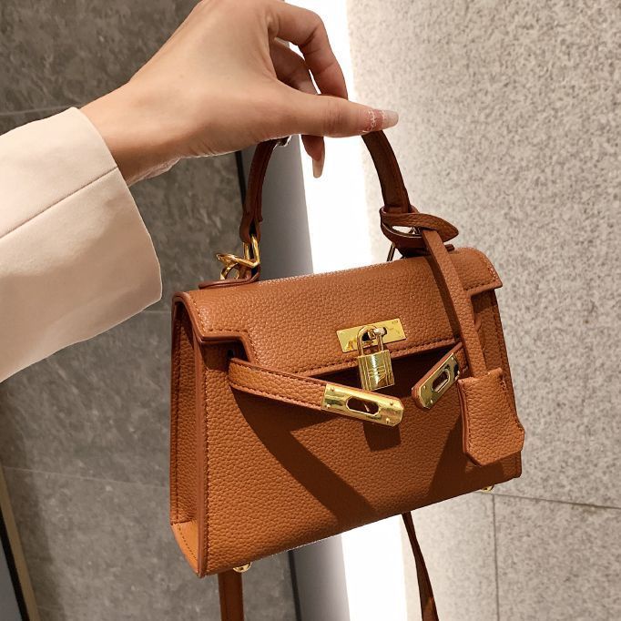 Túi Đeo Chéo, Xách Tay Thời Trang Cao Cấp Phụ Kiện Đầy Đủ Kèm Ảnh Chup That