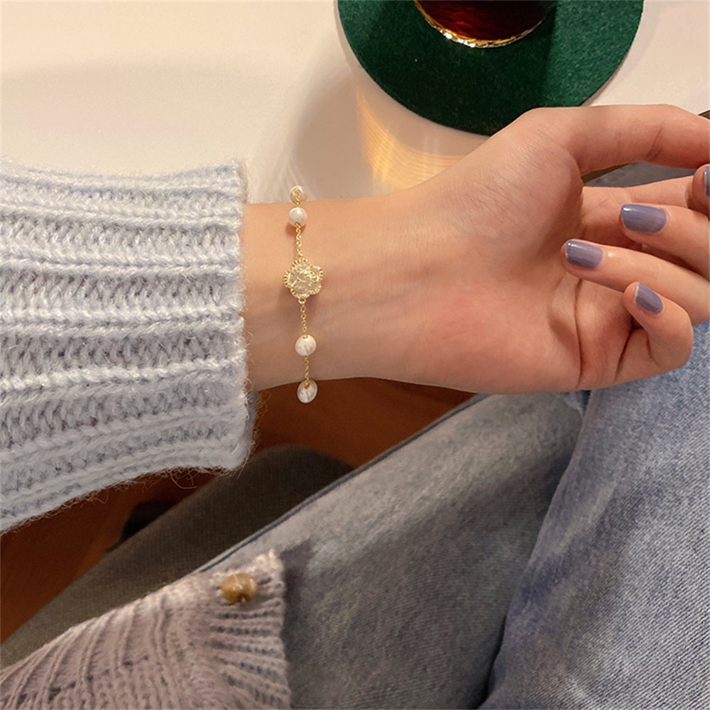 Vòng cổ Ngọc Trai Mặt Hoa Trà Phong Cách Pháp Cho Nữ