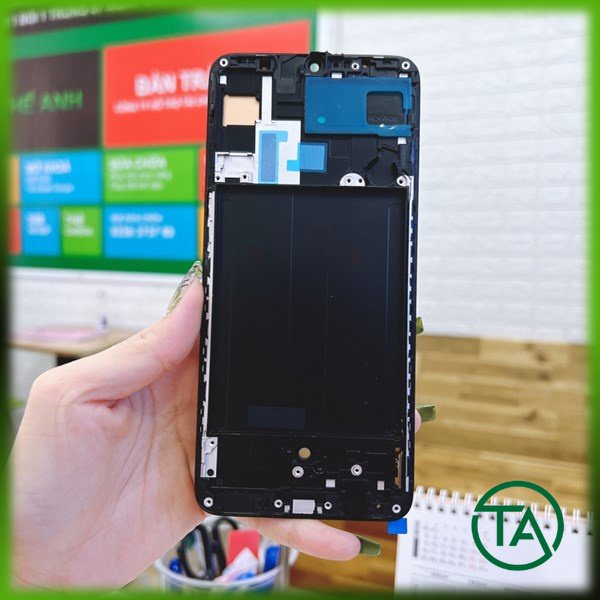 { ẢNH THẬT } Màn hình Samsung A70 Oled khung SM-A705