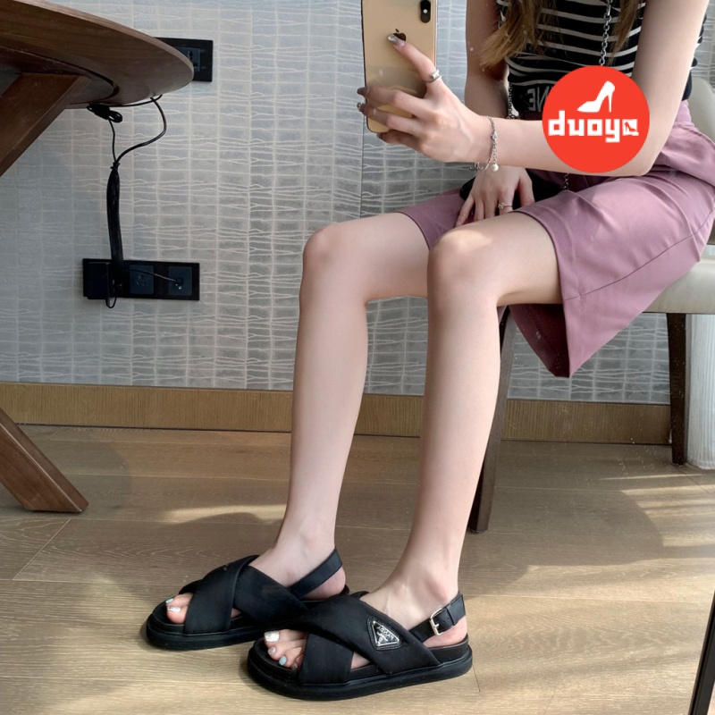 Duoya Tóc Thẳng ~ [Hàng Có Sẵn] Dép Sandal Đế Dày Quai Chéo Bằng Vải Da Thật Mềm Mại Logo Tam Giác Phong Cách Roman Cho Nữ Miễn Phí Vận Chuyển
