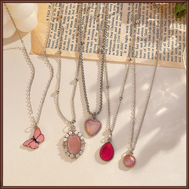 Set 5 Vòng cổ Mặt Trái Tim Đính Đá Sang Trọng Cho Nữ