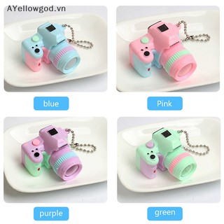 1 móc khóa hình máy ảnh mini dễ thương