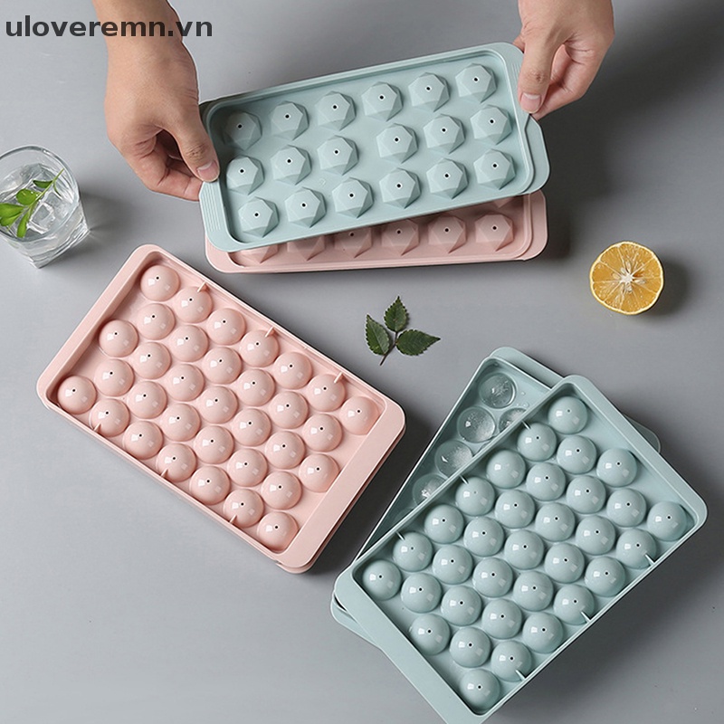 1 Khay Làm Đá Hình Cầu 3D Bằng Nhựa Có Nắp