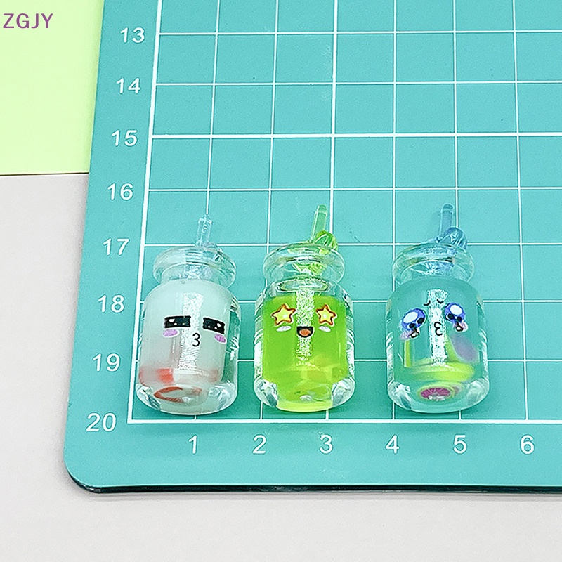 Set 5 Cốc Uống Nước Mini Bằng Nhựa Resin Dạ Quang Dễ Thương Kèm Ống Hút Trang Trí Xe Hơi Màu Sắc Ngẫu Nhiên