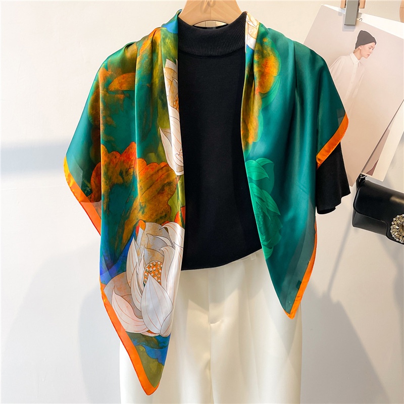 Khăn Choàng Cổ Hình Vuông 90 * 90CM Bằng Lụa In Họa Tiết Hoa Sen Thời Trang Thu Đông Cho Nữ