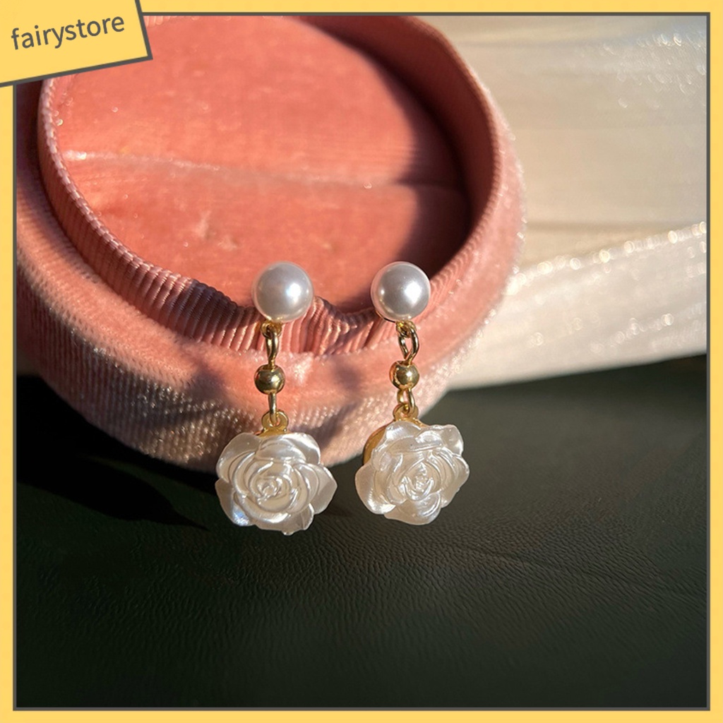 1 Đôi Bông Tai Hình Hoa Trà Đính Ngọc Trai Giả Bằng Hợp Kim Thời Trang