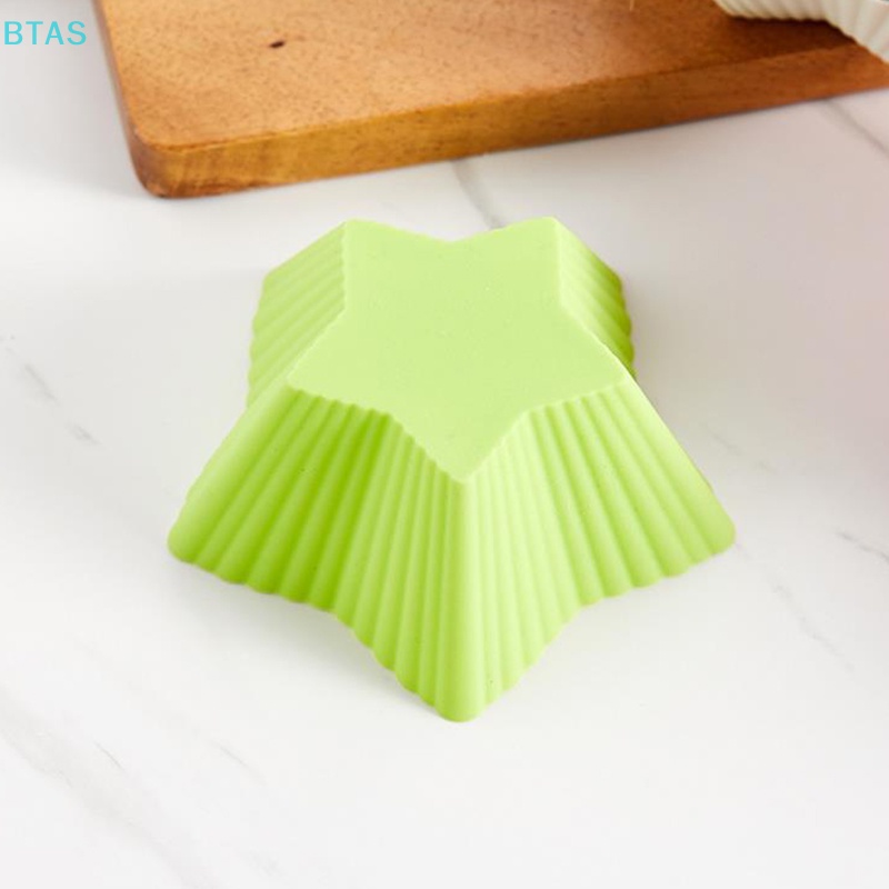 Bộ 4 Khuôn Silicone Làm Bánh Muffin Hình Vuông / Tròn / Trái Tim