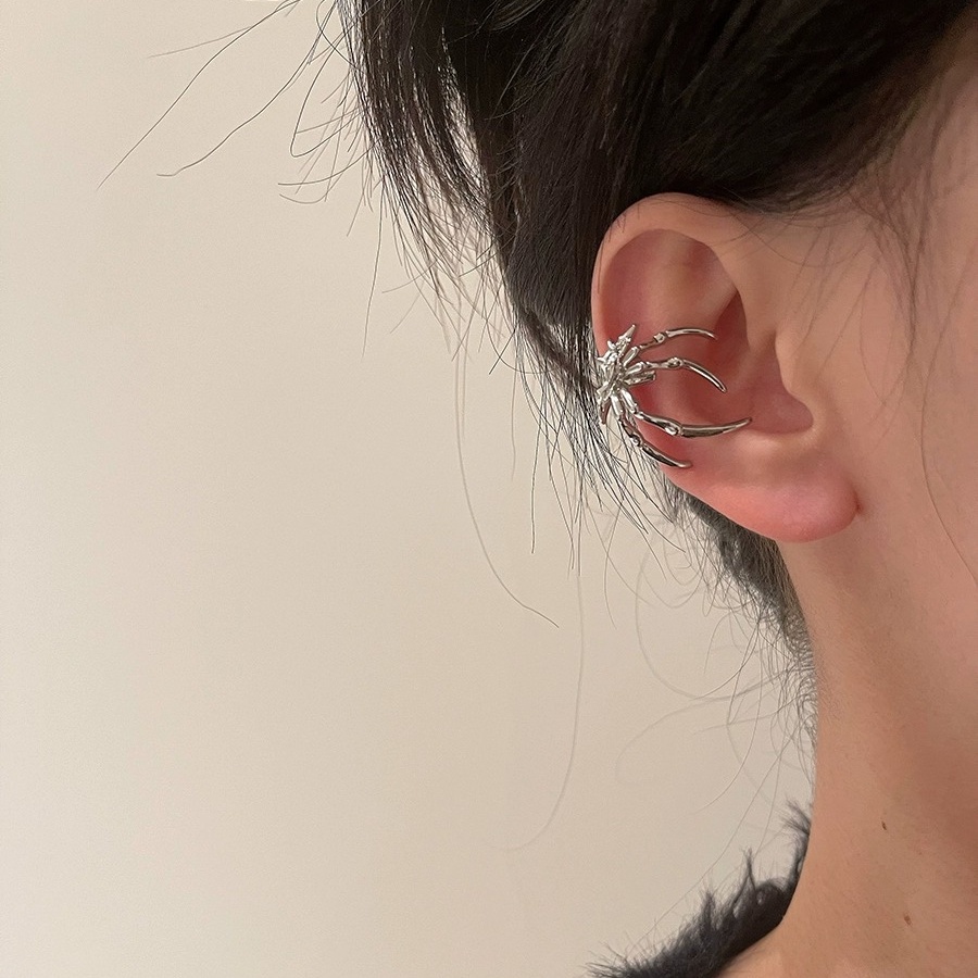 Khuyên Tai Kim Loại Bạc Dạng Kẹp Hình Nhện Phong Cách niche Cá Tính Ngọt Ngào Không Cần Xương Lỗ Dành Cho Nữ