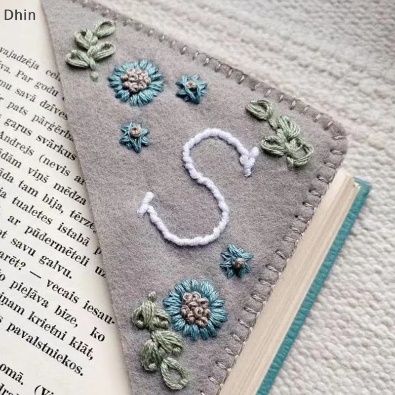 [Dhin] Personalized Hand Embroidered Corner Bookmarks Felt Triangle Marker Creative Chinese Embroidery Bookmarks Elegant Felt Flower COD