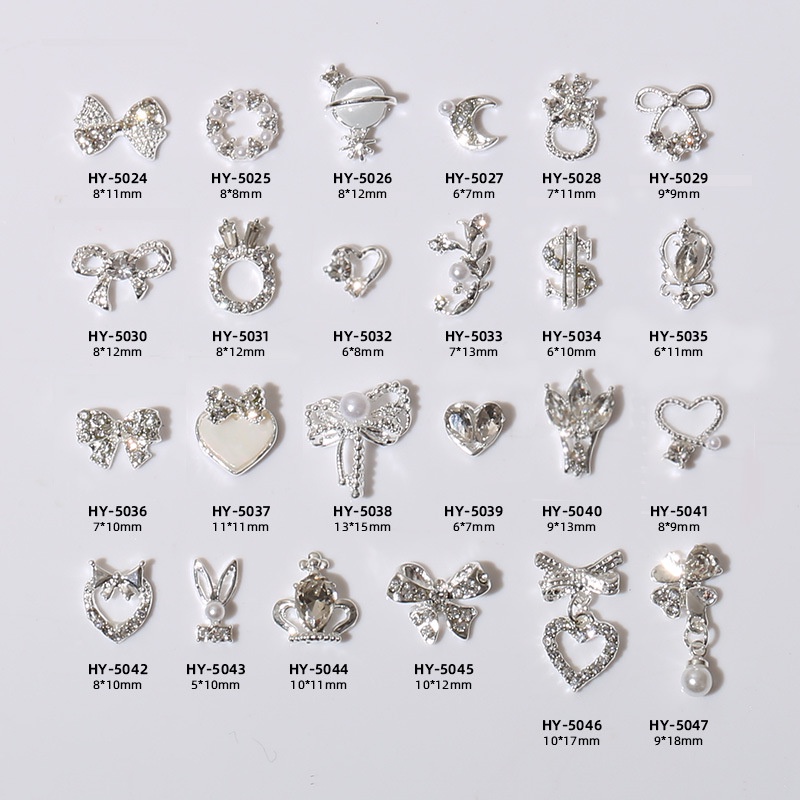 Charm bạc đính móng mã 50