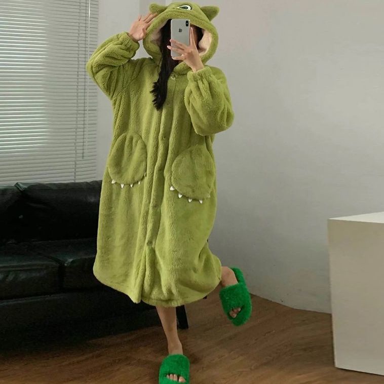 Đầm Ngủ Lông Cừu San Hô Dày Dặn Họa Tiết Đôi Mắt To Dễ Thương Thời Trang Mùa Đông 2023 Cho Bạn Gái