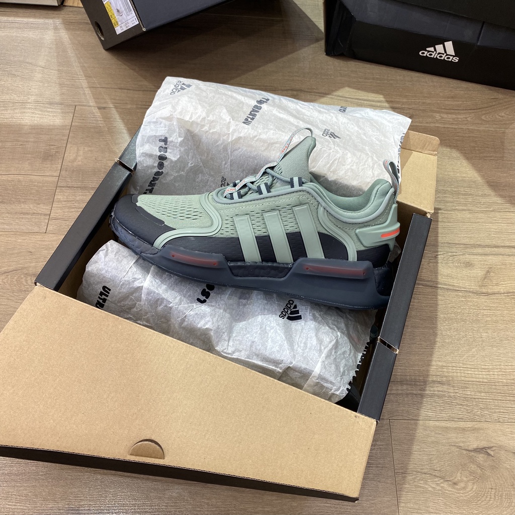 *CHÍNH HÃNG* Giày thể thao Sneaker Adidas NMD R1 V3 màu Xanh Matcha đế Đen - Code: HQ4444