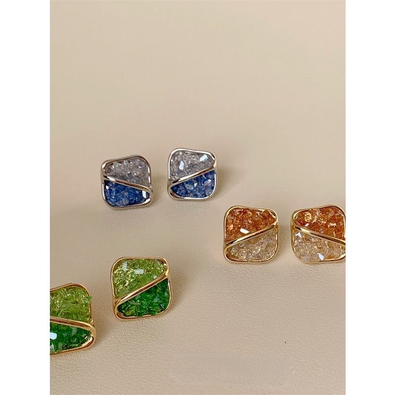 Khuyên Tai Dáng Vuông Đính Đá Sang Trọng