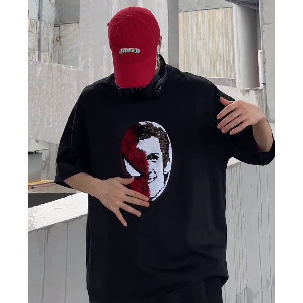 Áo Thun Cotton Đính Kim Sa Thêu Mặt Người Nhện 300g Màu Đen Đỏ