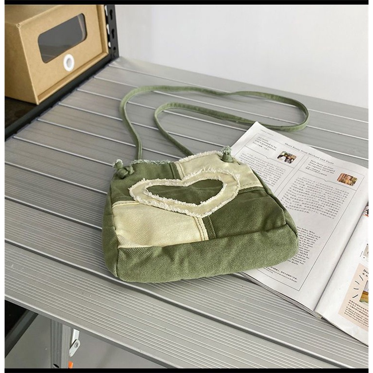 Túi Đeo Chéo Hình Trái Tim Nhỏ Phong Cách Mới 2023