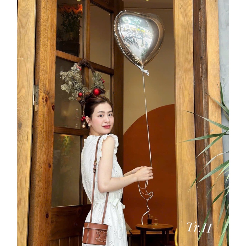 Đầm Thô Trắng Thêu F.r.e.d.y