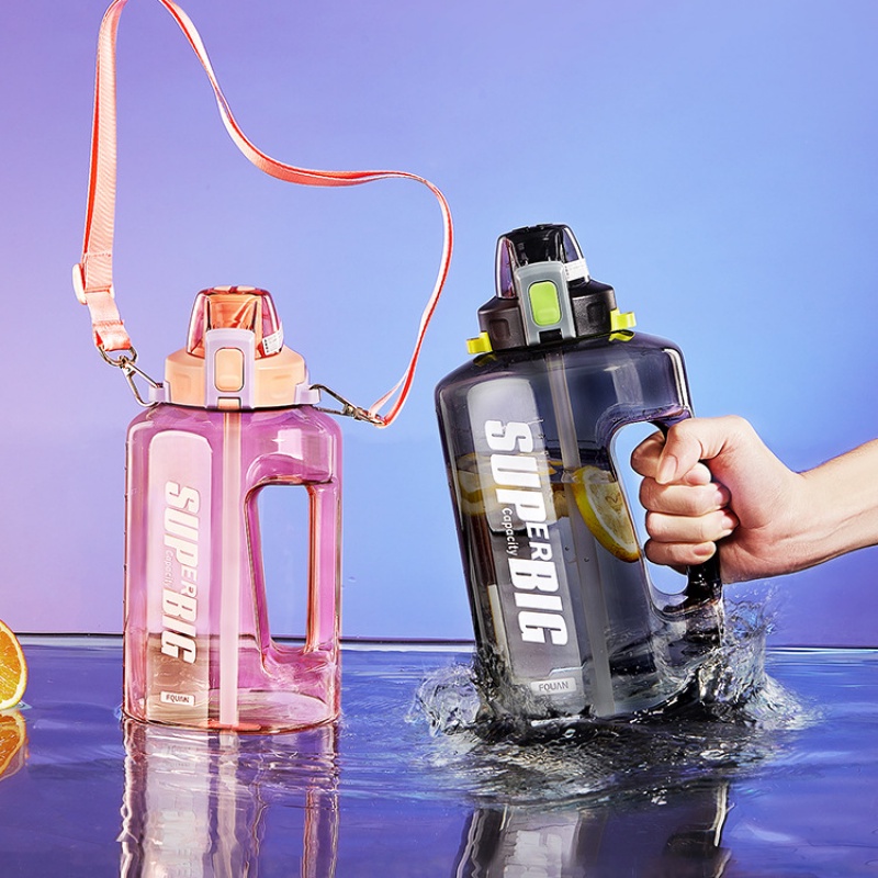 Bình Đựng Nước 2 Lít 1.5L Có Dây Đeo Chống Rò Rỉ Tiện Dụng Khi Tập Gym / Thể Thao