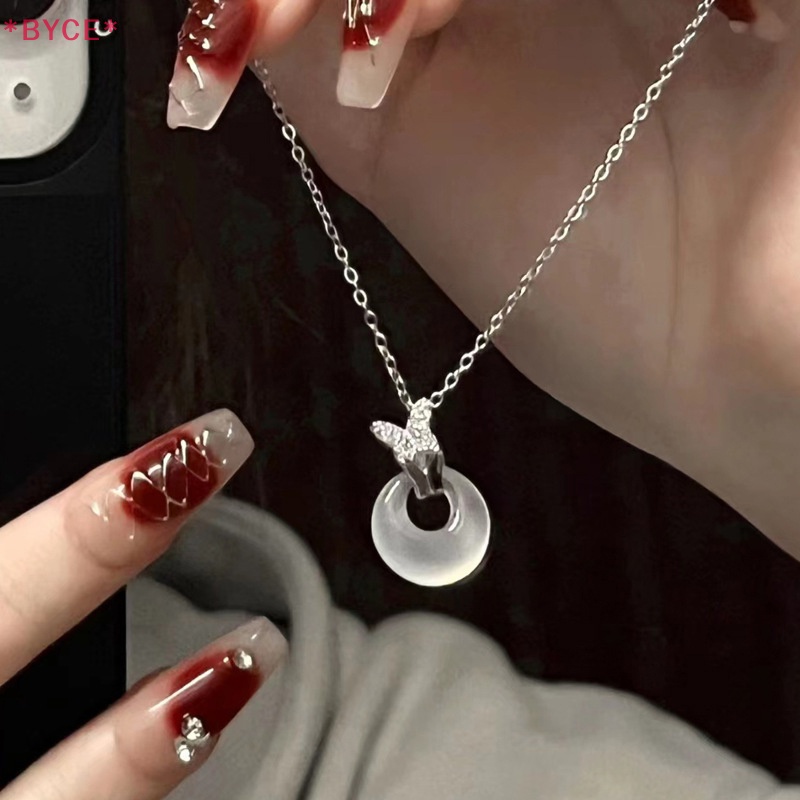 Vòng cổ Mặt Hình Bướm Đính Đá Ngọc Bích Thời Trang Cho Nữ Mới