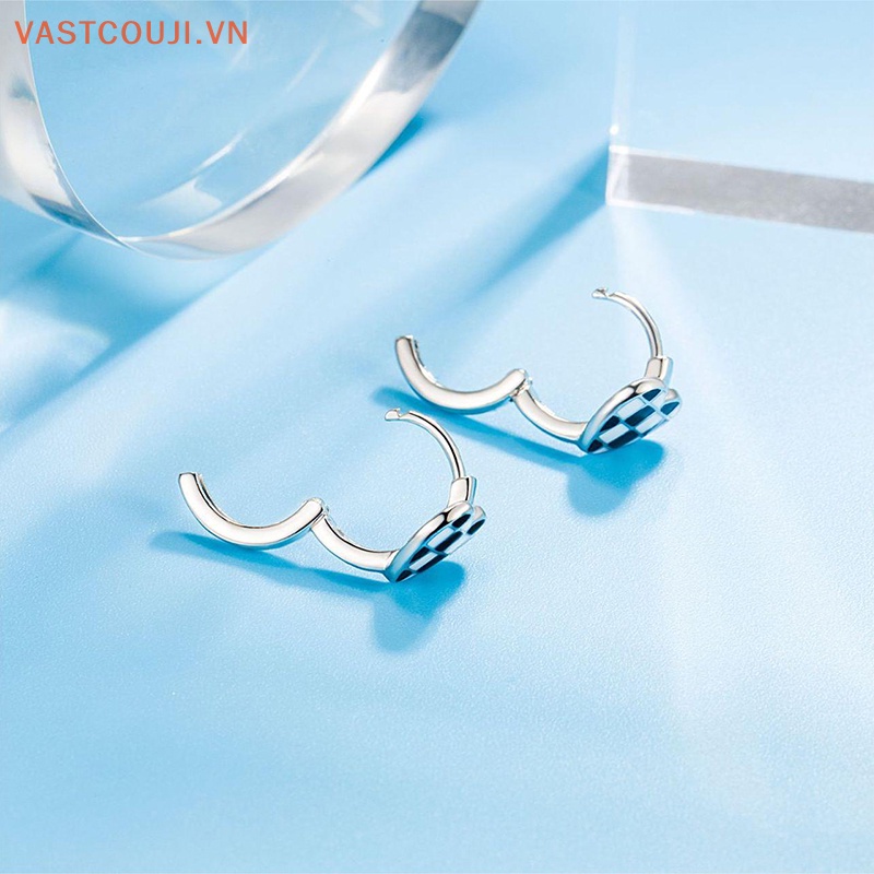 1 Đôi Khuyên Tai Bạc Hình Trái Tim Họa Tiết Sọc Caro Trắng Đen Sáng Tạo Cho Nữ