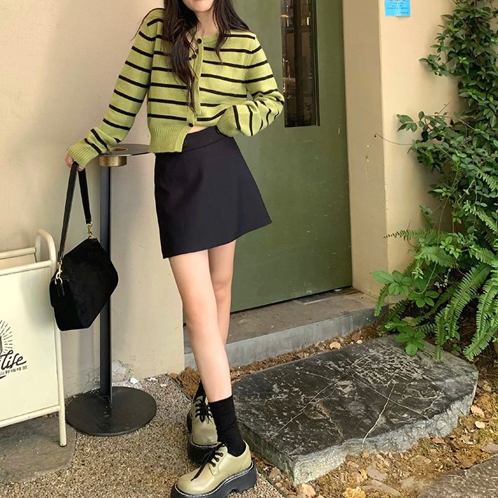 Áo Khoác Cardigan Dệt Kim Tay Dài Kẻ Sọc Màu Xanh Lá Phong Cách Retro Mới Cho Nữ
