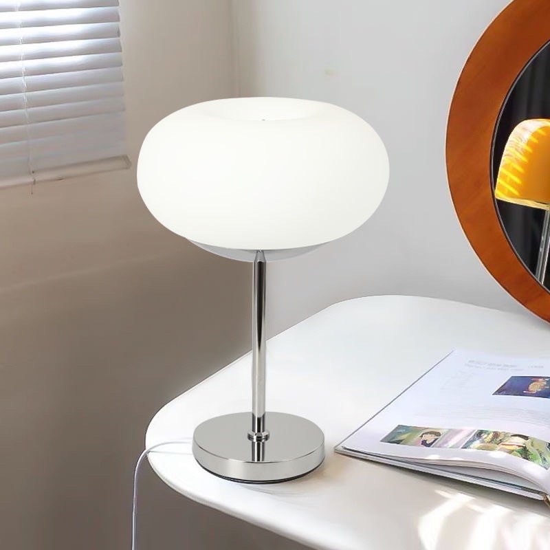 Đèn ngủ để bàn hình cầu Apple basic chỉnh sáng 3 màu