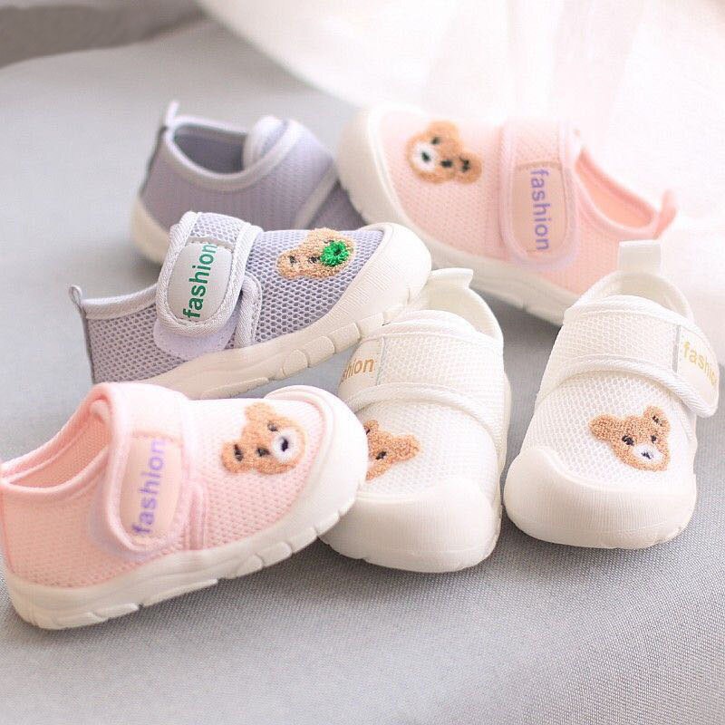 Hoạt Hình Giày Đế Mềm Chống Trượt Thoáng Khí Hình Gấu Dễ Thương Cho Bé