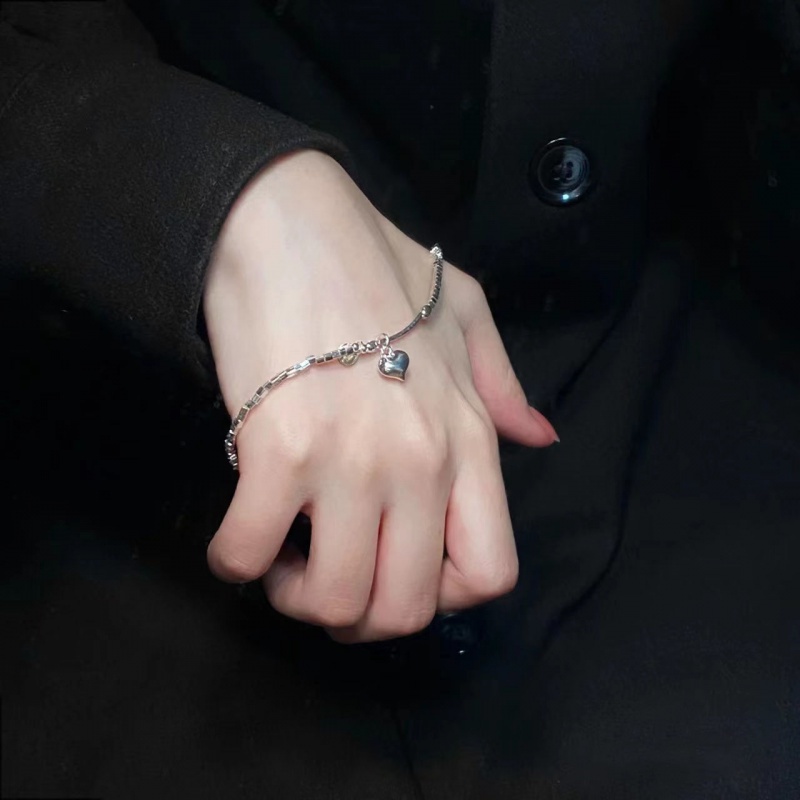 Vòng Tay Bạc Mặt Vuông Vỡ Thiết Kế Trái Tim Ngọt Ngào Cho Cặp Đôi