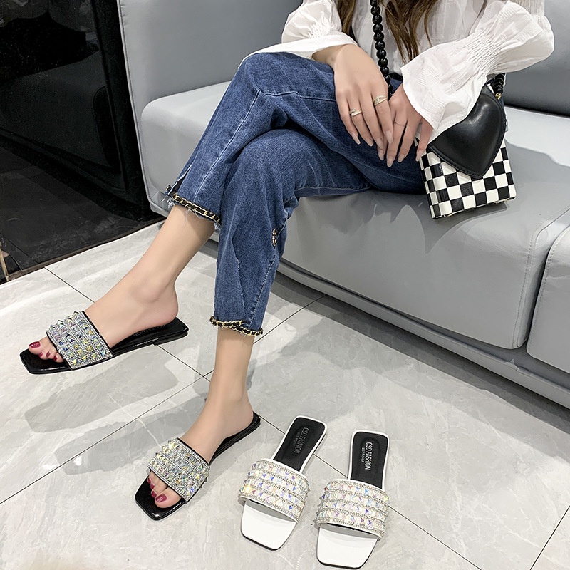 Dép Sandal Đi Biển Đế Bằng Đính Đá Thời Trang Mùa Hè Phong Cách Châu Âu Mới