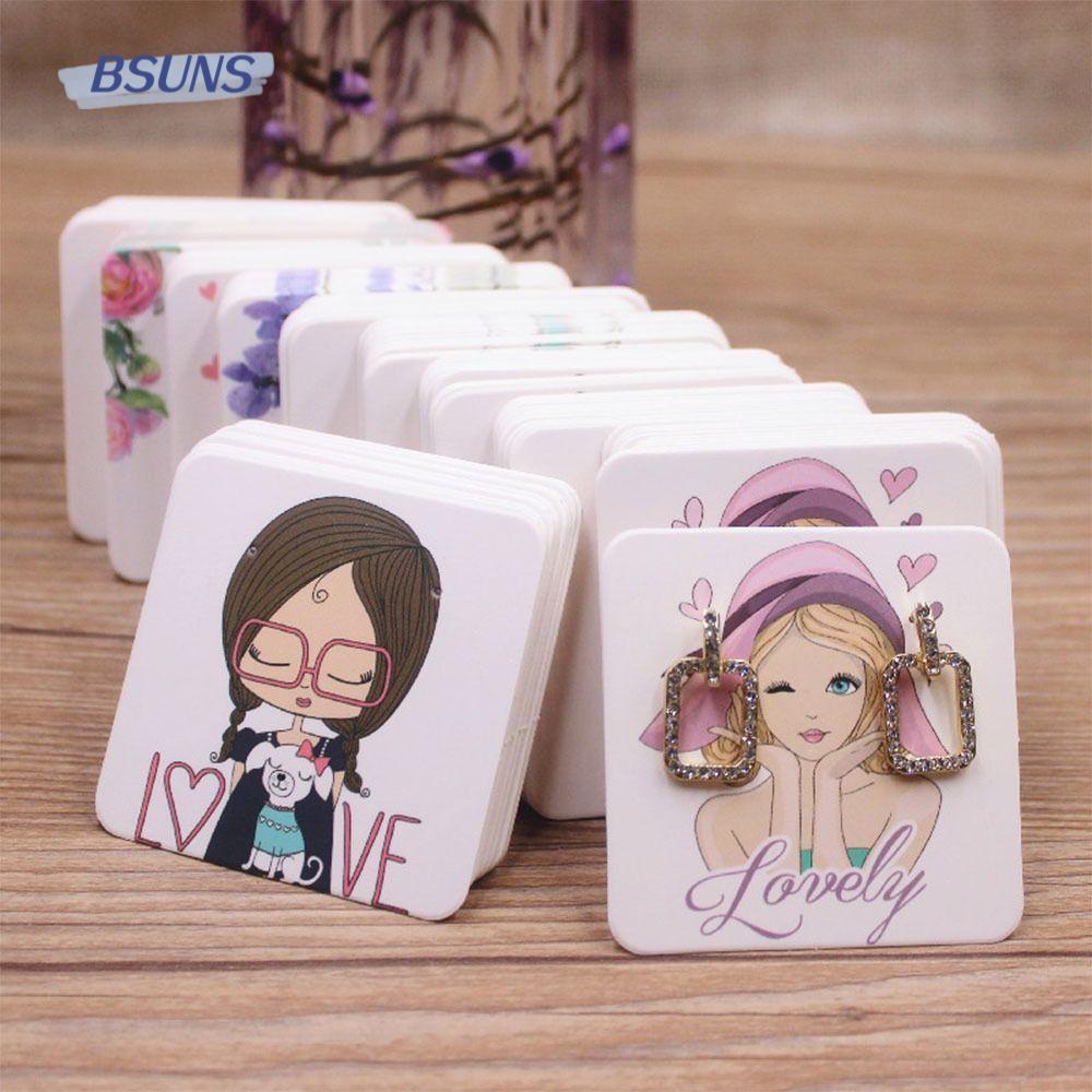 Set 100 Tấm Giấy Kraft 5cm * 5cm Họa Tiết Hoạt Hình Dùng Trưng Bày Bông Tai