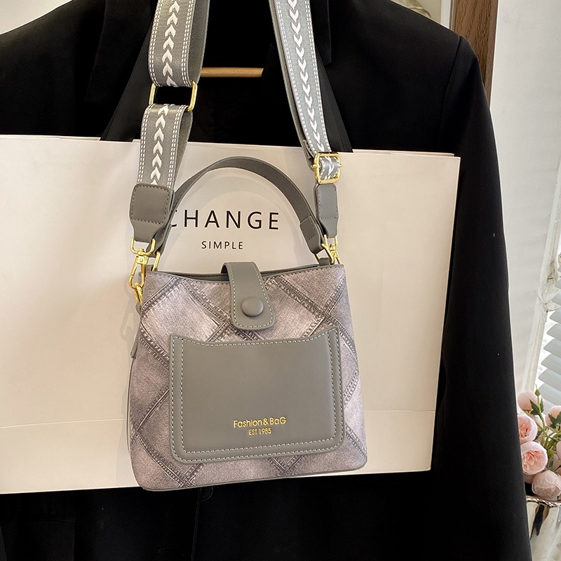 Túi Đeo Chéo Vai Họa Tiết Thêu Thời Trang Sành Điệu Cho Nữ