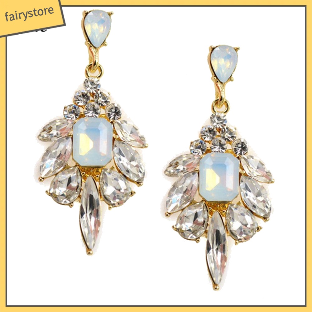 Bông Tai Hình Hoa Đính Kim Cương Giả Tinh Tế Cho Nữ