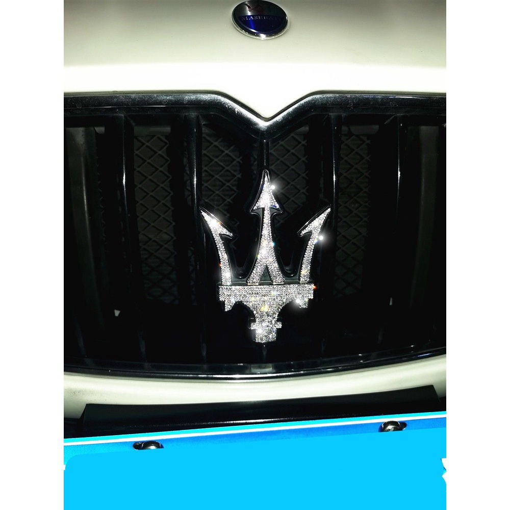 Miếng Dán Logo Maserati Đính Đá Trang Trí Xe Hơi