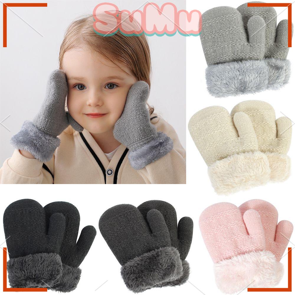 Đôi Găng Tay Giữ Ấm Hở Ngón Họa Tiết Hoạt Hình Dễ Thương Cho Bé